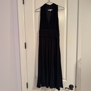 Evan Picone Black Sleeveless V-Neck Midi Dress